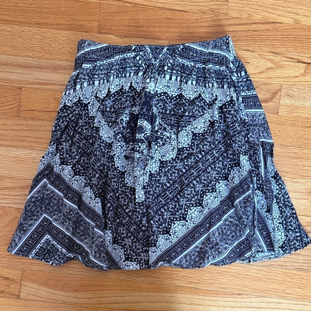 A&F Bohemian Black and White Skirt